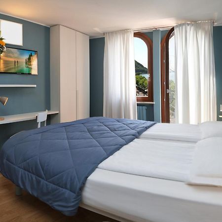Albergo All'Ancora Garda  Buitenkant foto