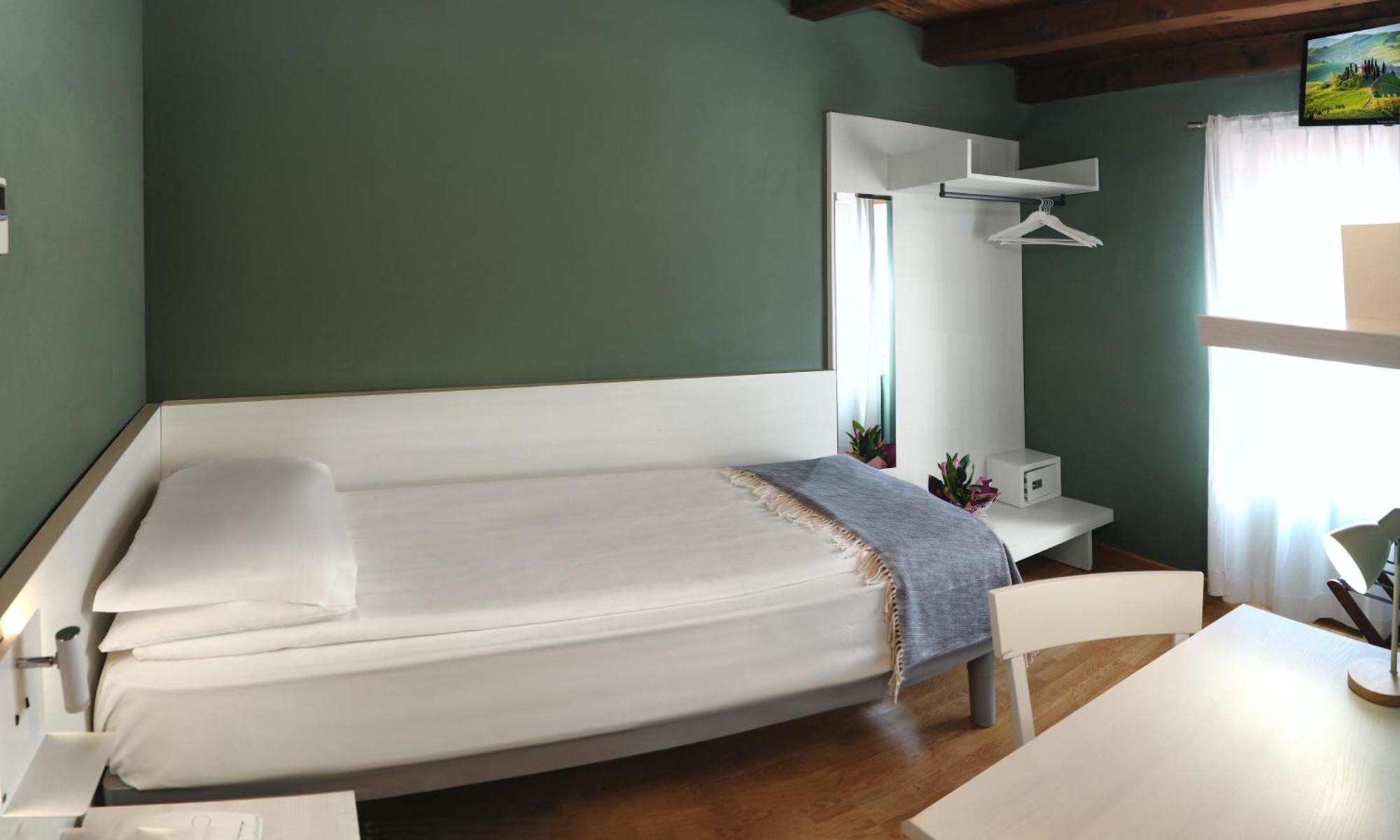 Albergo All'Ancora Garda  Buitenkant foto
