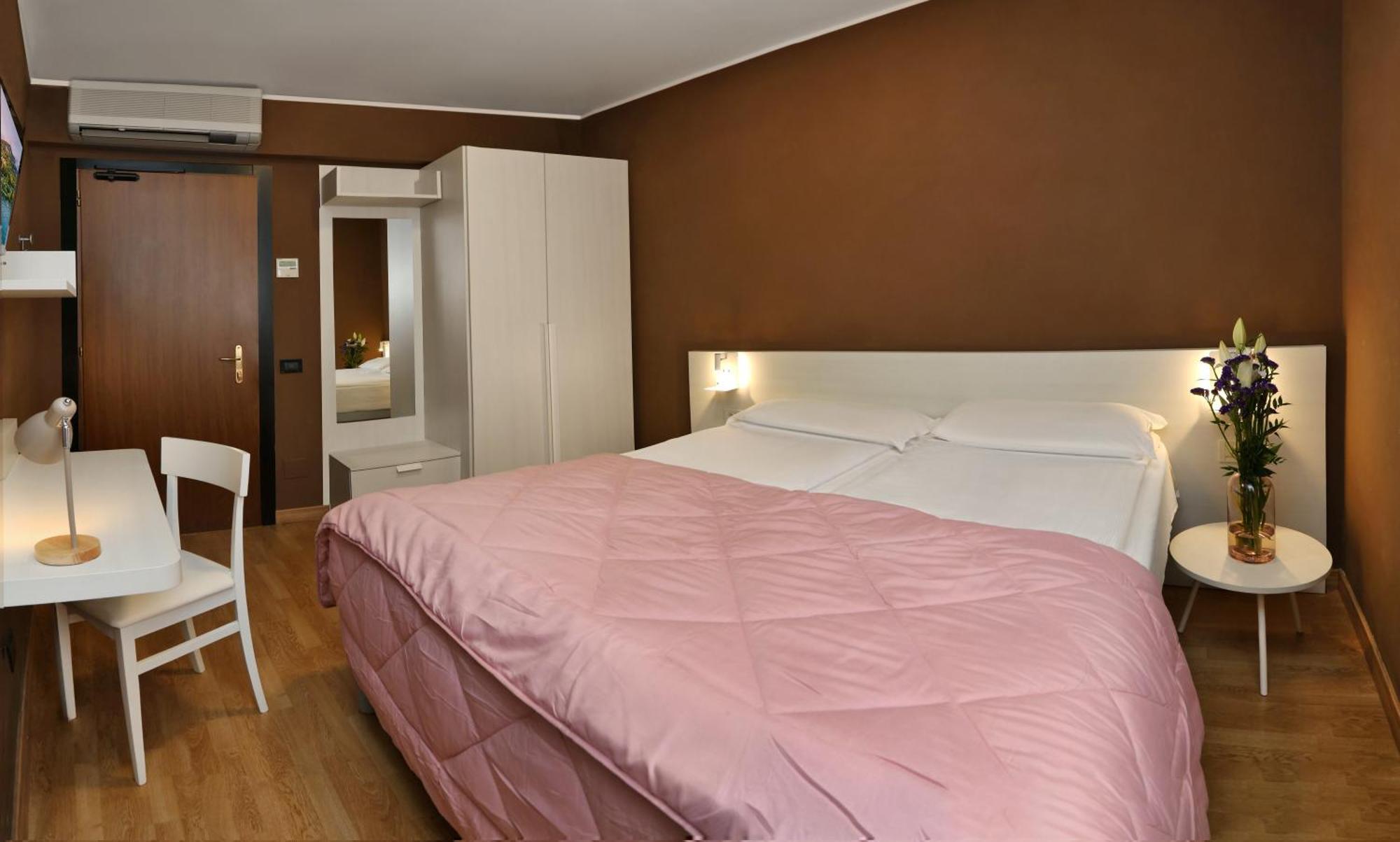 Albergo All'Ancora Garda  Buitenkant foto