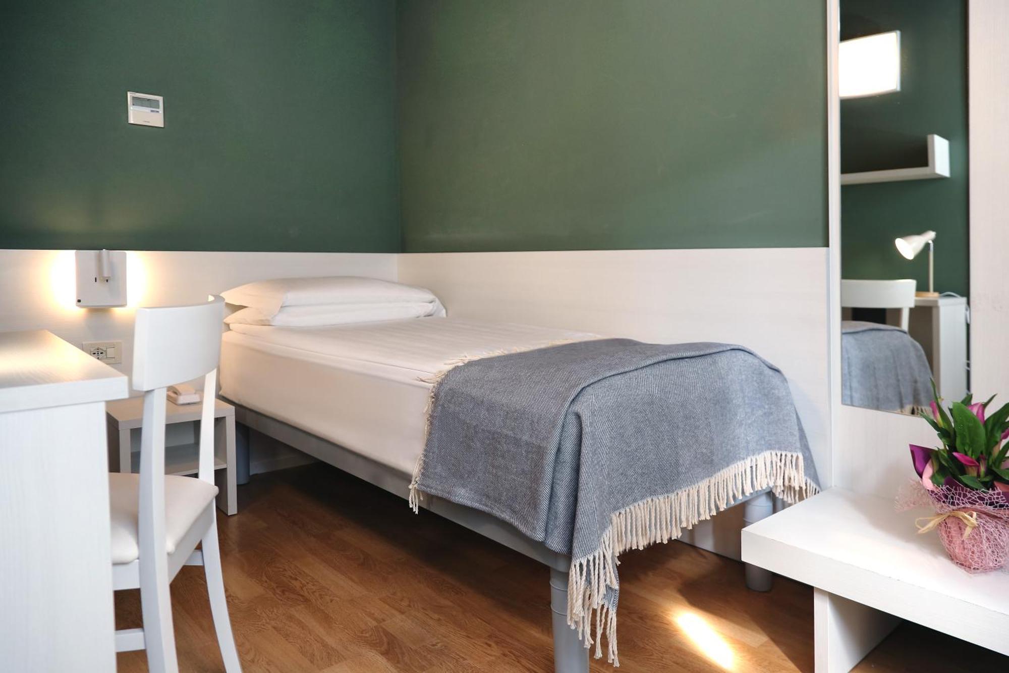 Albergo All'Ancora Garda  Buitenkant foto