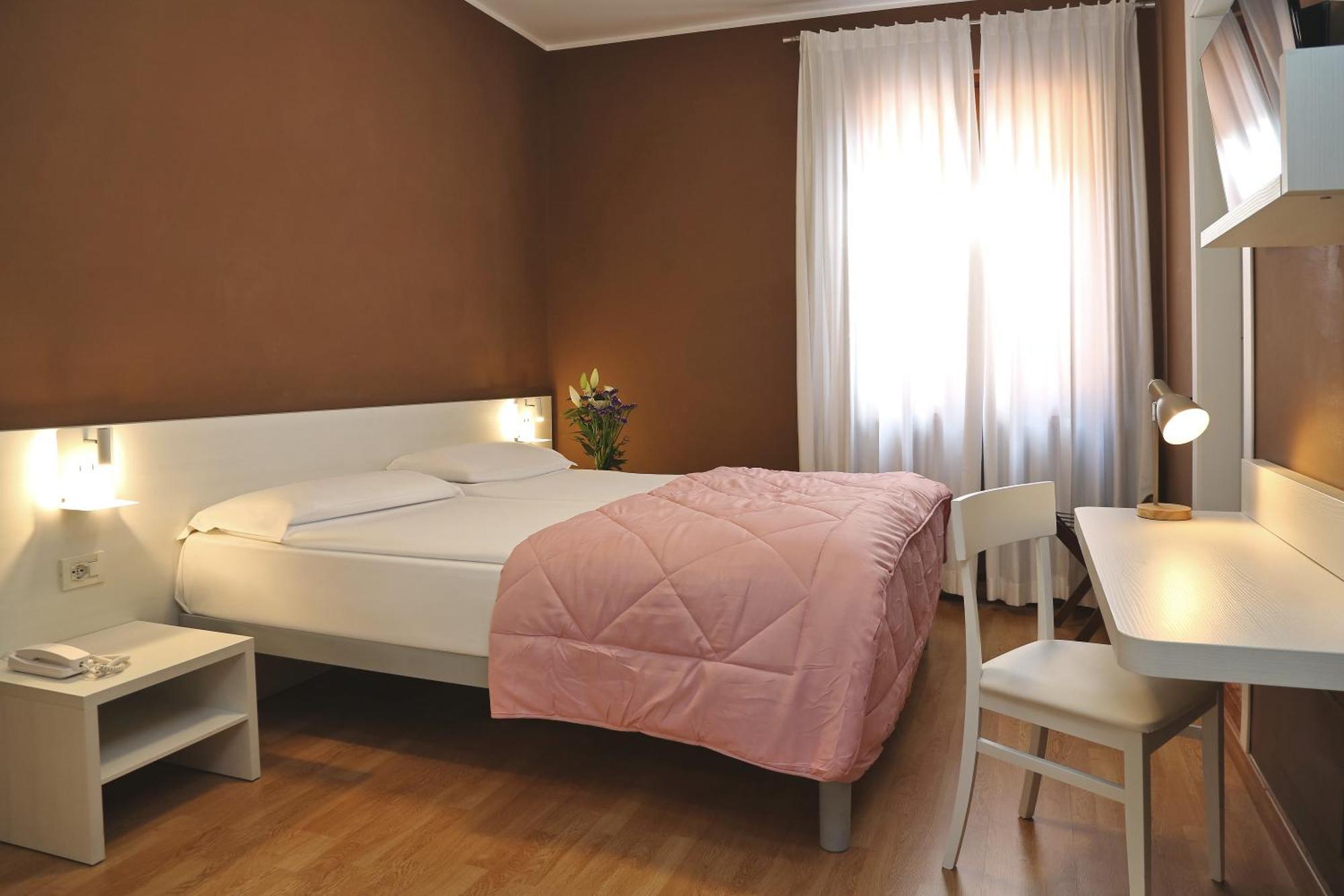 Albergo All'Ancora Garda  Buitenkant foto