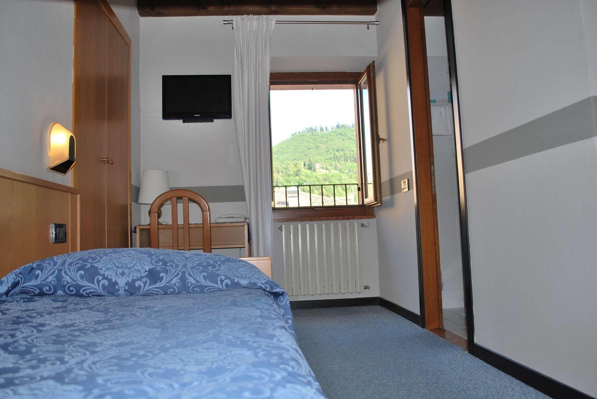 Albergo All'Ancora Garda  Buitenkant foto